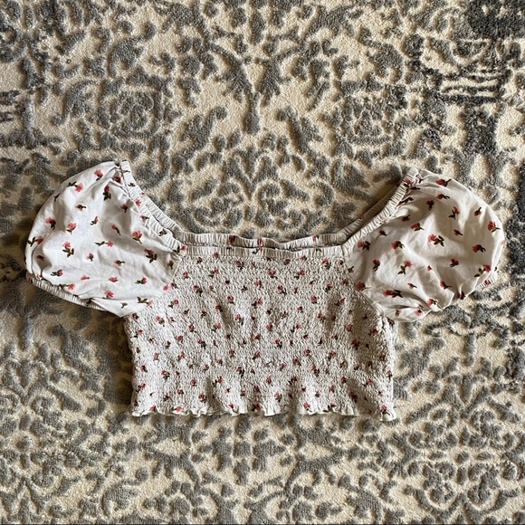 3/$25 American Eagle smocked puff sleeve floral print crop top - Picture 5 of 11